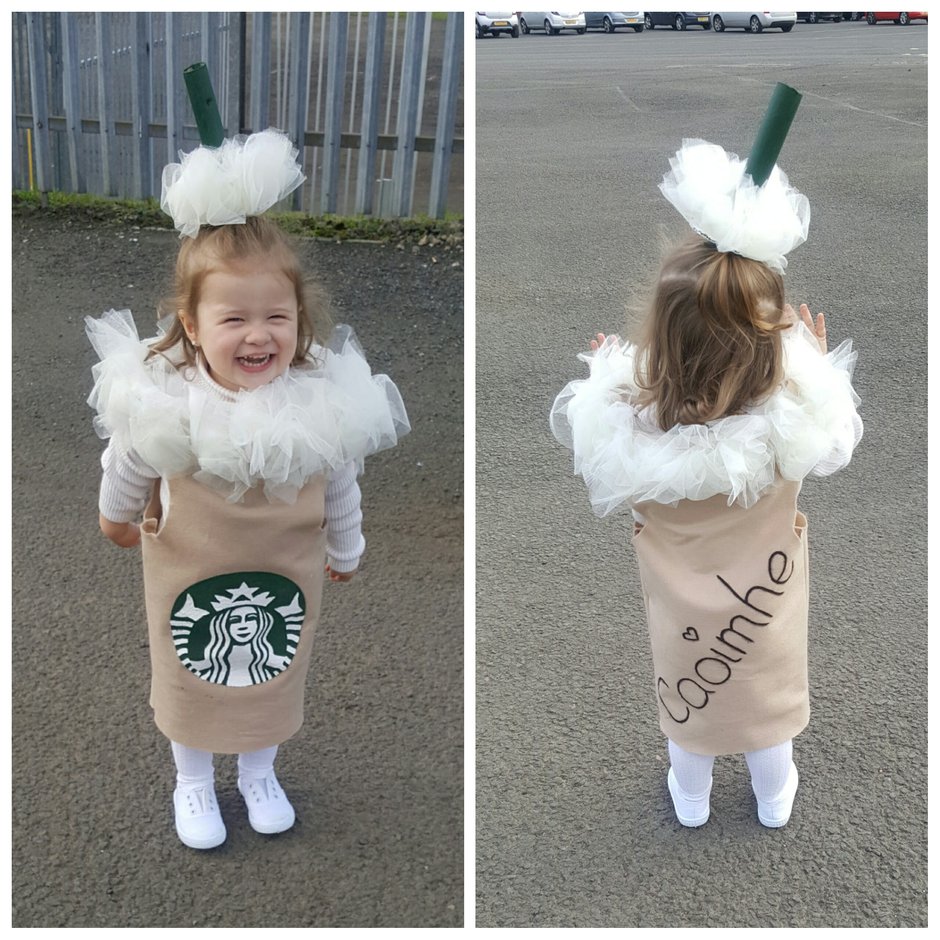 SWNS_COSTUME_QUEEN_008.jpg