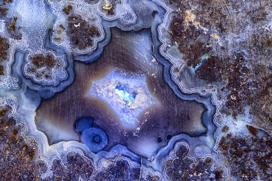 SWNS_ROCKS_PARADISE_07.jpg